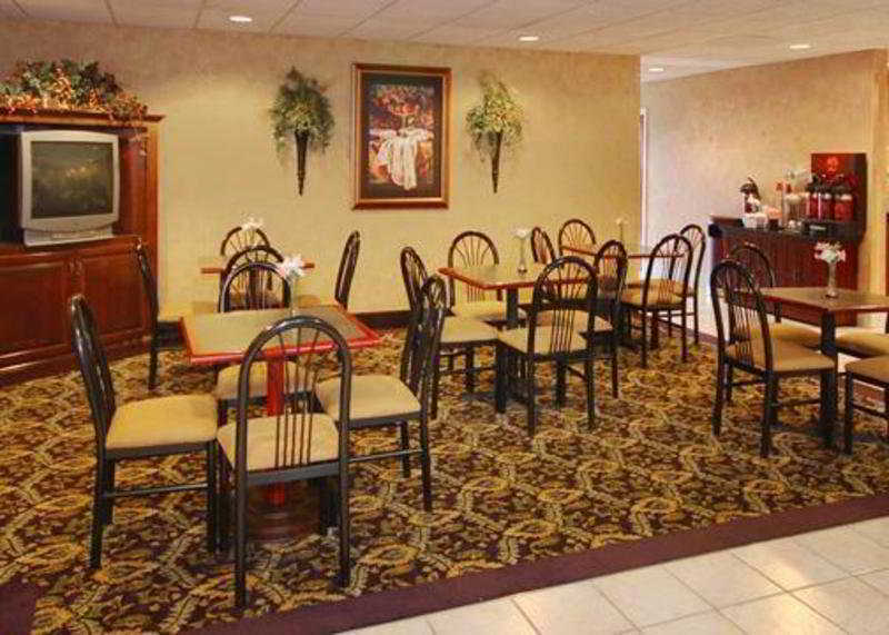 Comfort Suites Airport Columbus Restoran fotoğraf