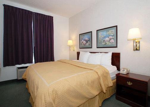 Comfort Suites Airport Columbus Oda fotoğraf